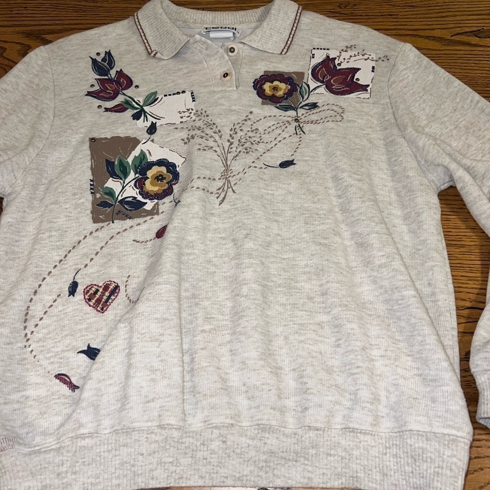Vintage Teddi Floral Collared Henley Sweatshirt - Picture 5 of 8